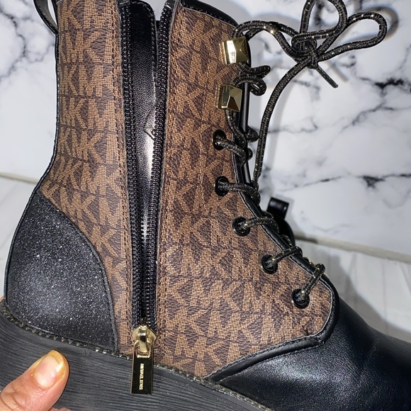 Michael Kors Stylish Black and Brown Girls Boots,HASKELL Size 3 Ankle Boots, mid - Picture 6 of 8